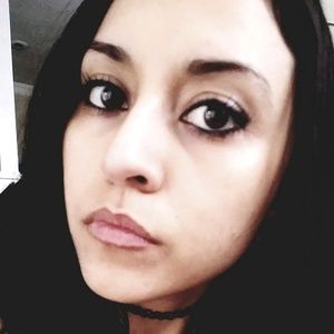 Meet your Posher, Cristina